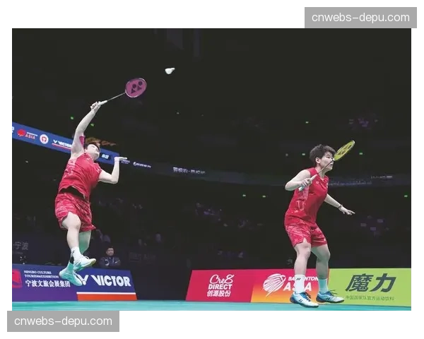 最后一场赛前训练，中国队重点演练双打配合