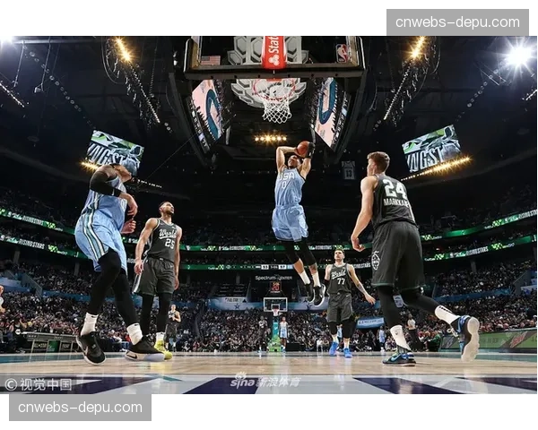 “WNBA联盟考虑将全明星赛改制为美国队对阵世界联队”